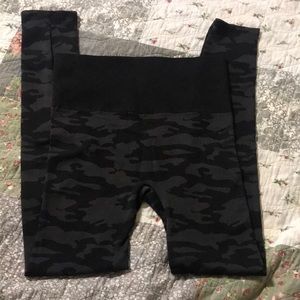 Camouflage High-waisted Leggings